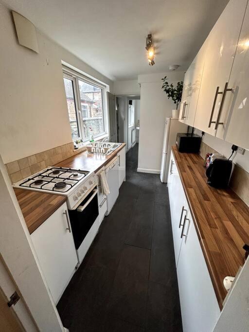 Perfect Home From Home In Stoke On Trent Etruria ภายนอก รูปภาพ